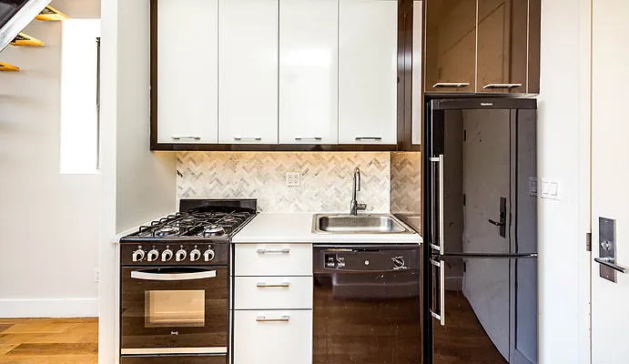 Rented by Nooklyn NYC LLC | media 31