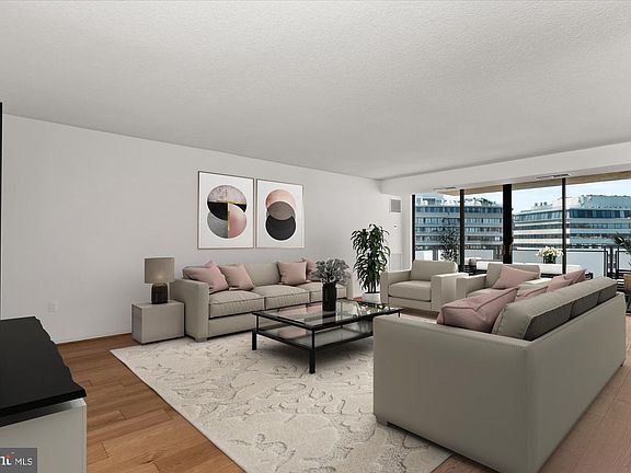 5th image of 800 25th St NW #903