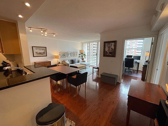 2nd image of 880 N Pollard St APT 803