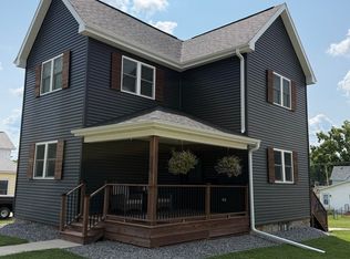 329 W Fountain St, Dodgeville, WI 53533