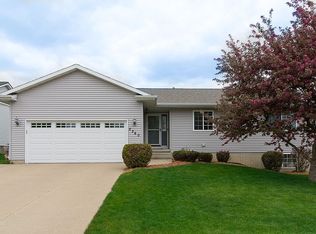 2360 Eastlawn Dr, Marion, IA 52302