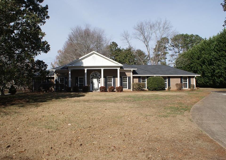 1st image of 460 Saddle Horn Cir