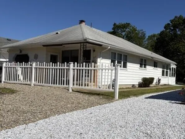 2173 Mount Hood Ln, Toms River, NJ 08753