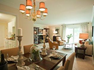 108 Hampden Dr #P89FF, Norwood, MA 02062