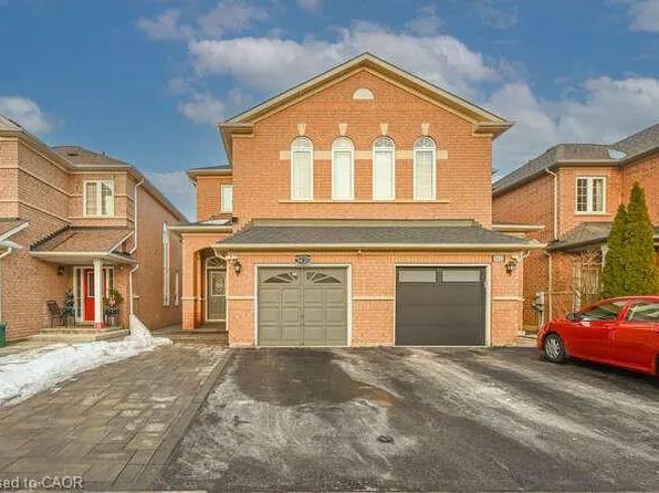 3420 Fountain Park Ave, Mississauga, ON L5M 7E3