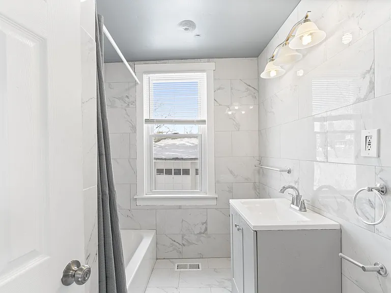 51 Lewis Ave #B — Photo 4