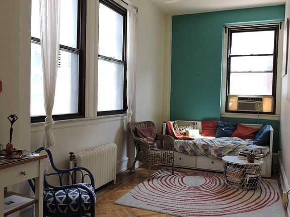 2nd image of 250 S 13th St APT 1D