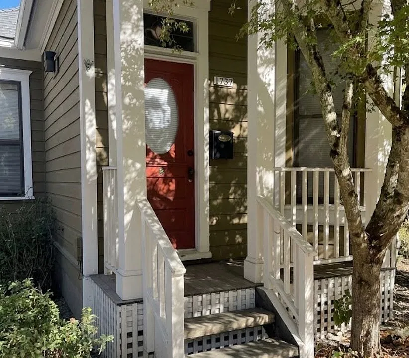 1526 SW 18th Ave