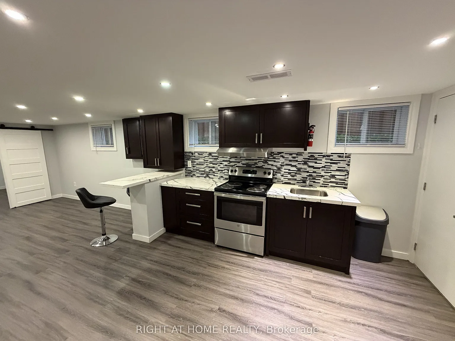 2 bed, $2,000 — Photo 4