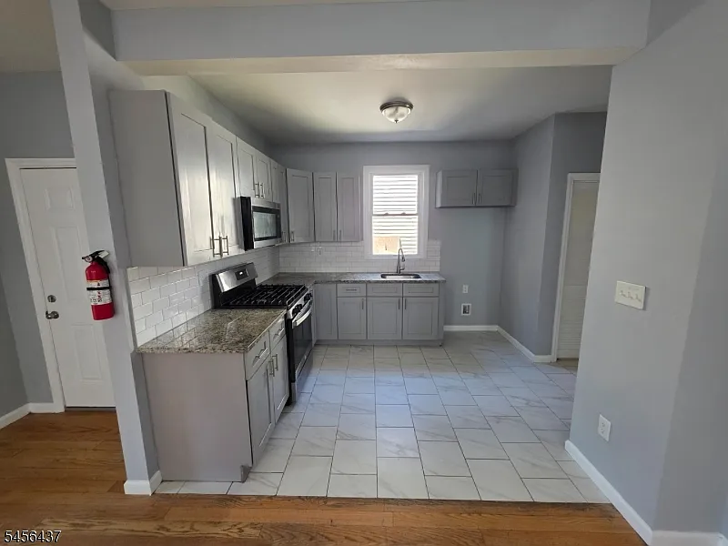 245 Marshall St #1