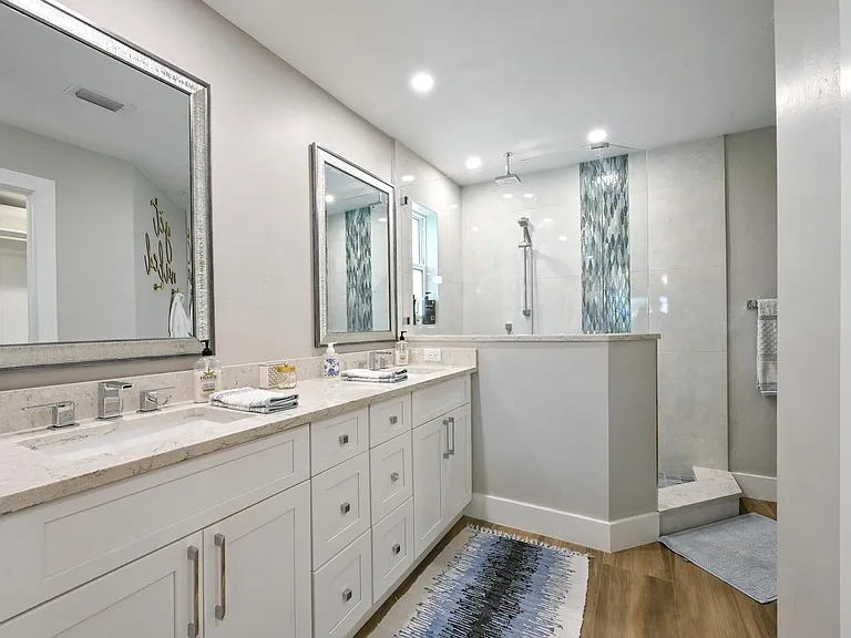 2305 Kings Lake Blvd — Photo 15