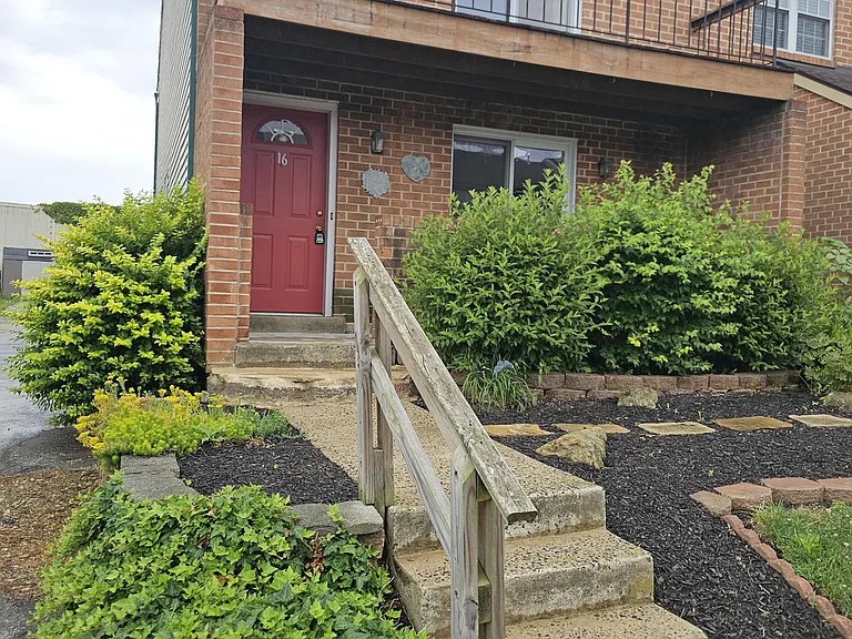 16 Markel Rd — Photo 1