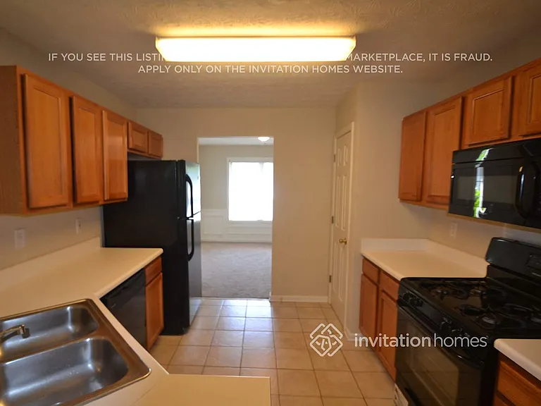 2546 Rainshower Dr — Photo 4