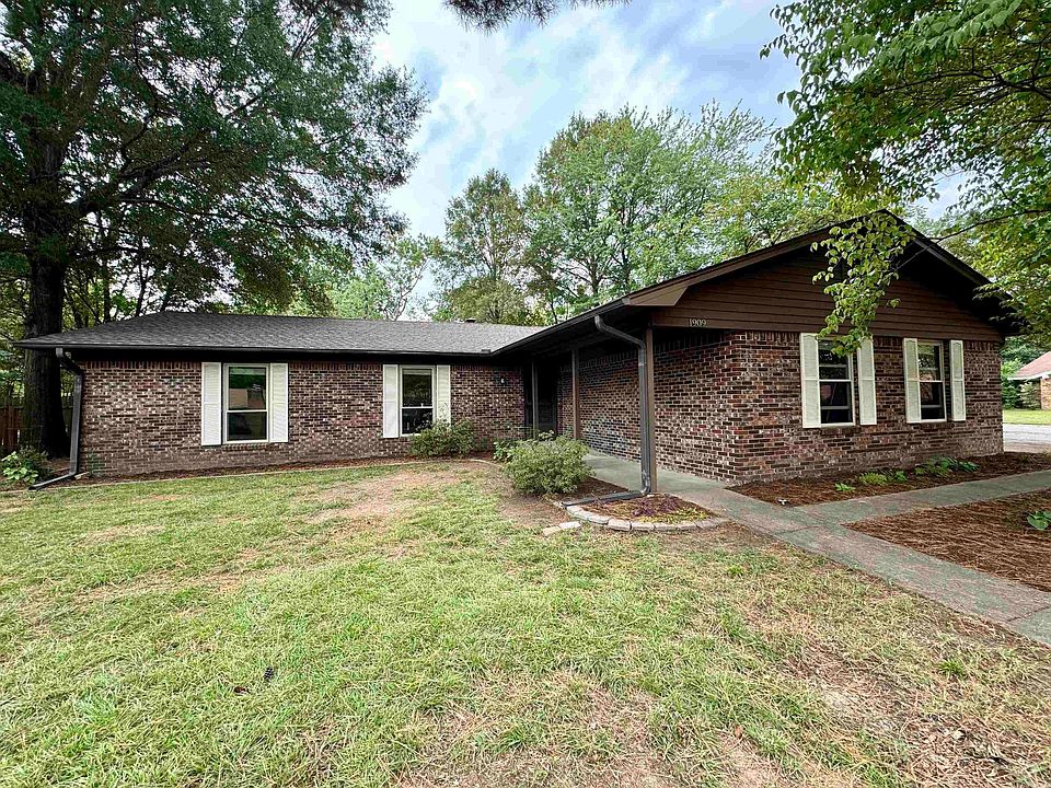 1st image of 1909 Creekwood Dr