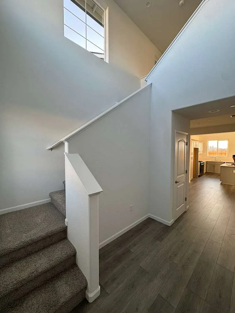 4 bed, 1758 sqft, $2,600 — Photo 4