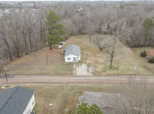 207 W Peach St, Martin, TN 38237