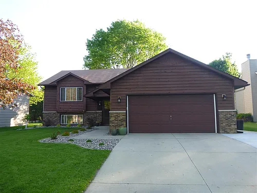 808 Chalet Dr NW Photo 1
