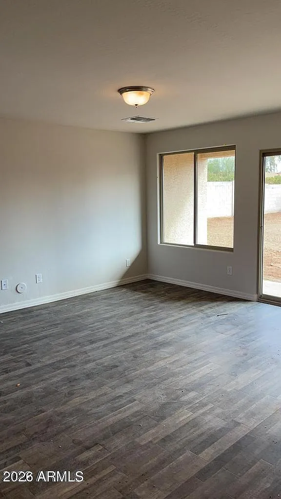 3 bed, 2.0 bath, 1345 sqft, $1,550 — Photo 3