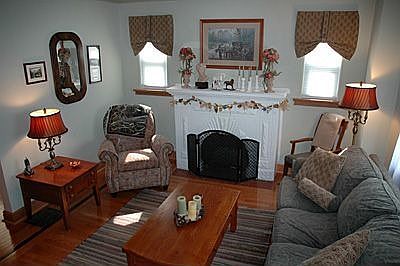 Cozy gas fireplace....