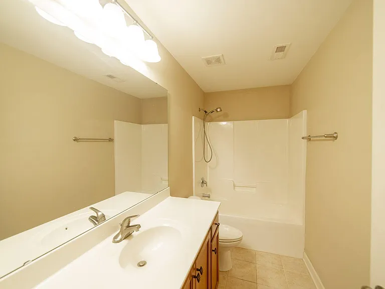 FULL GUEST BATHROOM
