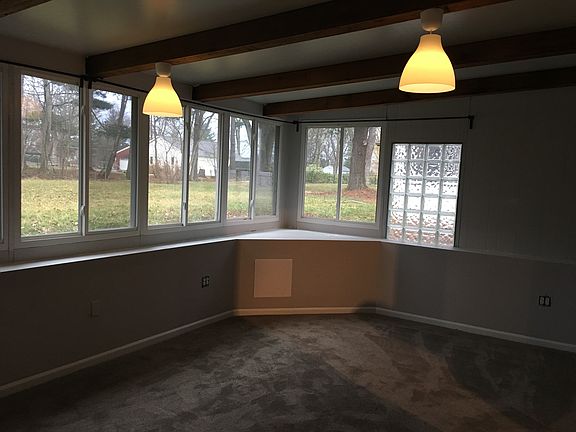 4th image of 731 Ashford Ct