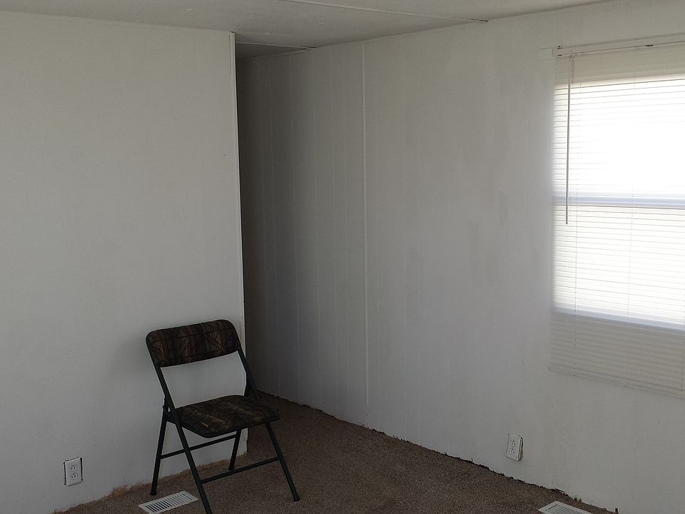 2nd image of 1109 Mullins Ln