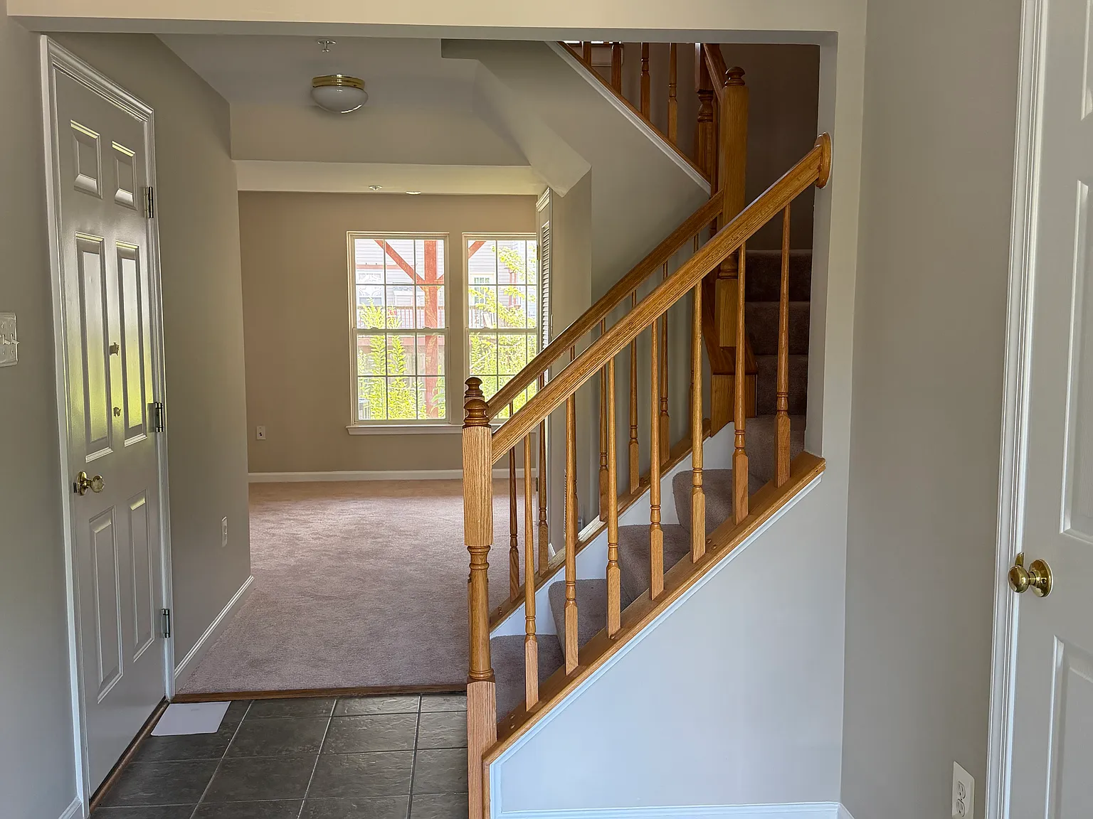3 bed, 2.5 bath, 1980 sqft, $2,850 — Photo 2