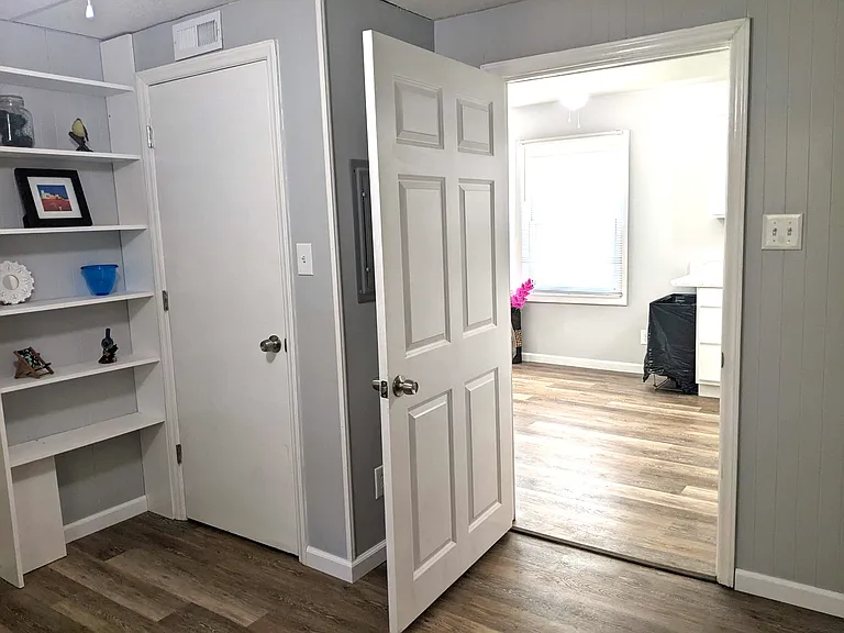 105 Linden Streetlower S — Photo 16