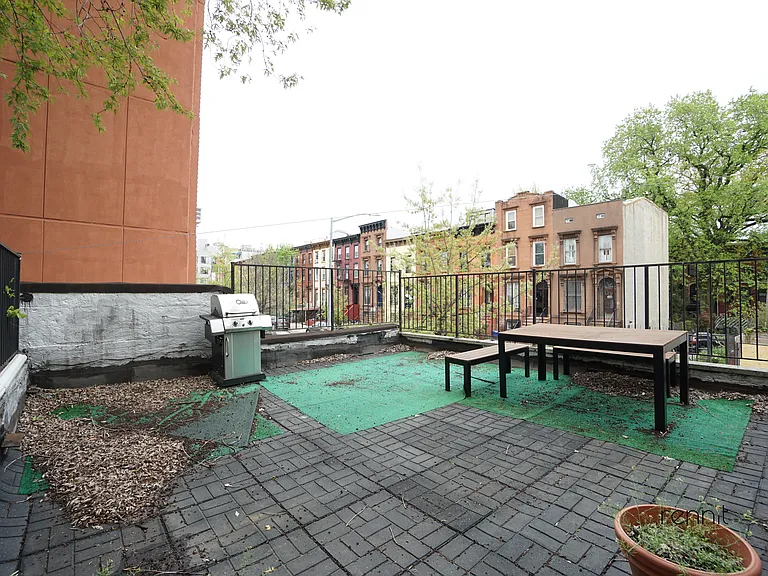 453 Franklin Ave #2B — Photo 13