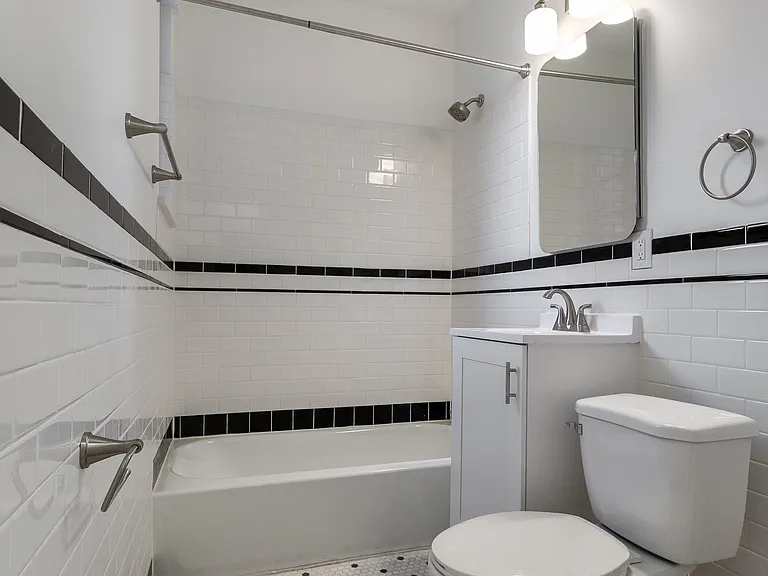 Marleigh Apartments — Photo 79
