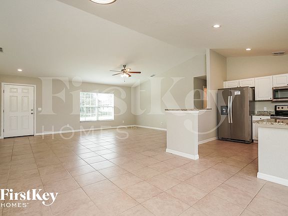 3rd image of 12238 Helios Ave