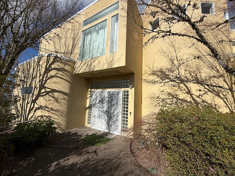 8509 NW Hazeltine St — Photo 3