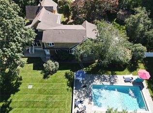 101 County Rd, Barrington, RI 02806