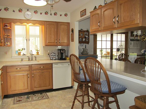 Kitchen  Breakfast Bar