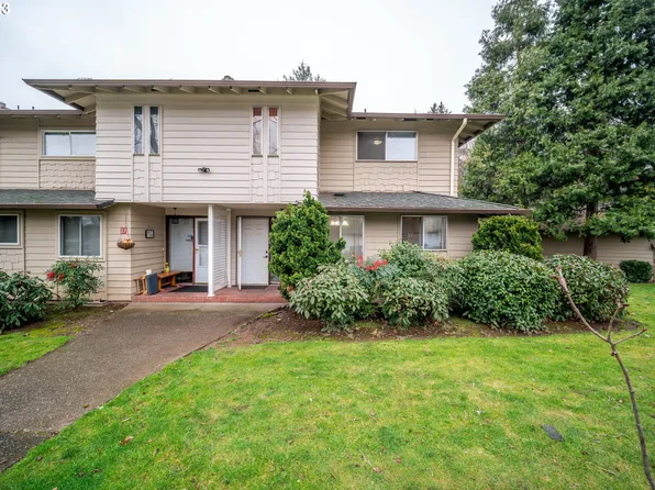 13600 NE 18th St APT 28, Vancouver, WA 98684