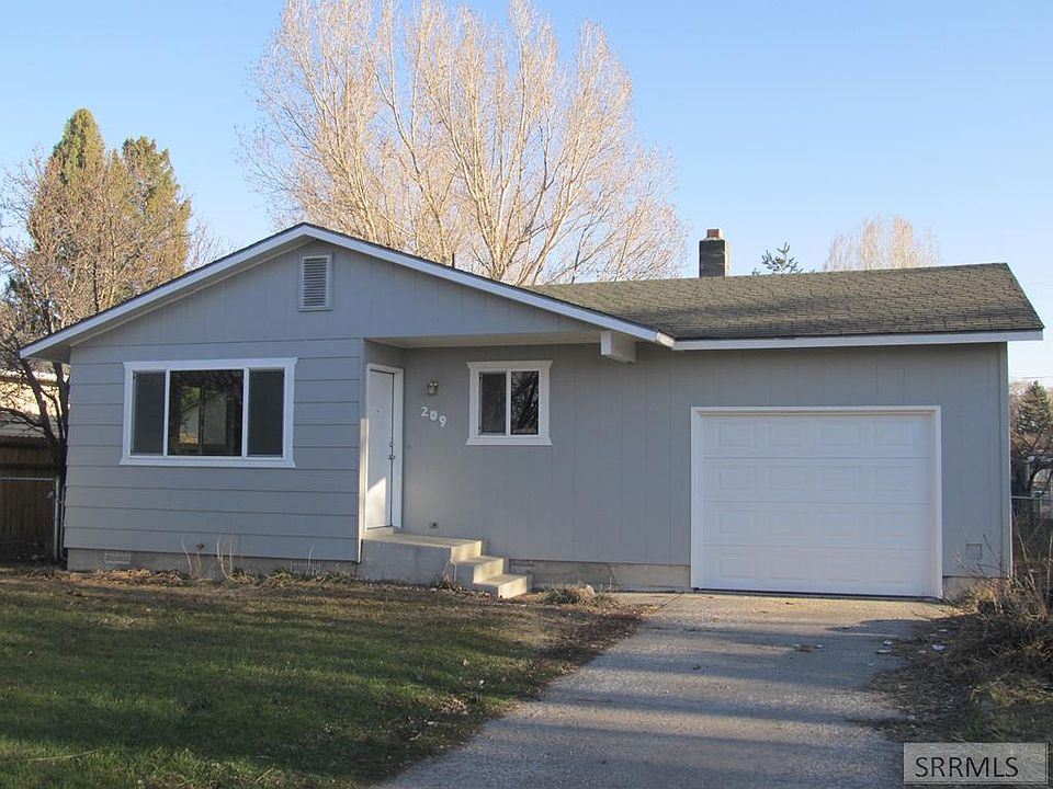 1st image of 209 W 1st S