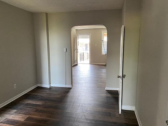 2nd image of 5532 Larchwood Ave