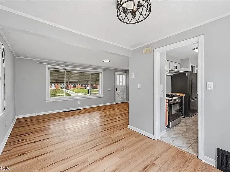 18300 Waterbury Ave. Maple Heights, OH 44137 — Photo 4