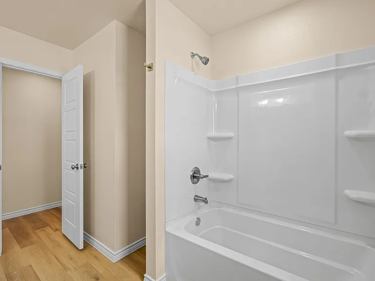 11301 N Cres #2800-B — Photo 32