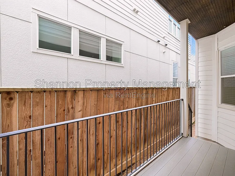 1204 W 16th St #B — Photo 53