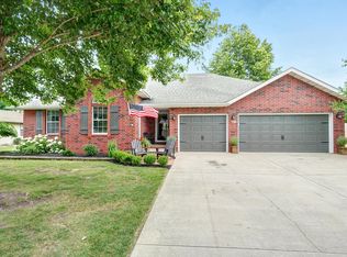 533 E Charles St, Republic, MO 65738