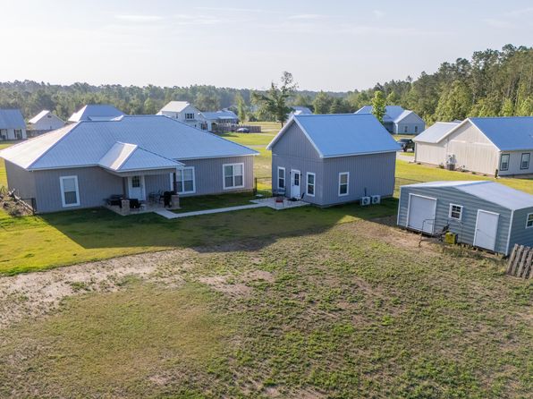 1014 Hampton Ave, Swainsboro, GA 30401