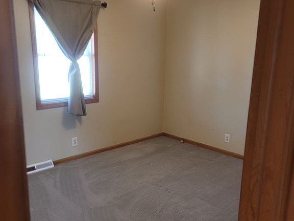 3rd image of 1622 E 19th St