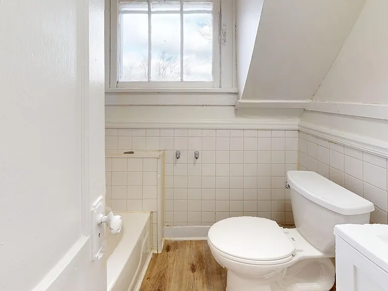 294 Madison Ave — Photo 15
