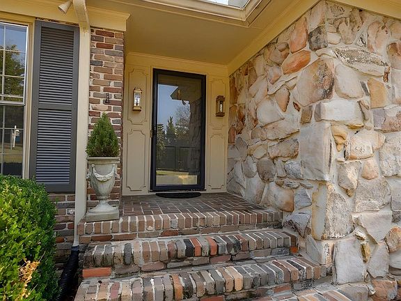 4th image of 3732 Rockhill Rd