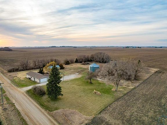 3rd image of 1037 560th St