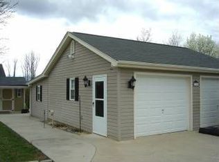 710 Gold Hill Rd, Madison, NC 27025