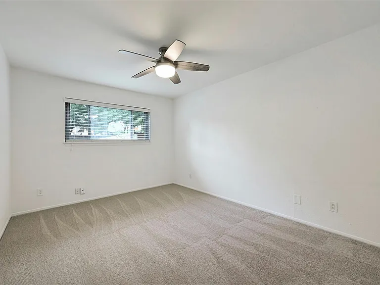 6637 Valleyside Rd — Photo 19