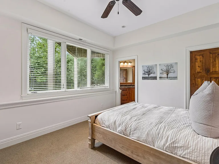 15700 Portico Dr — Photo 64