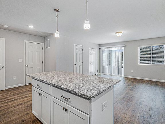4th image of 2220 Macatawa Ln